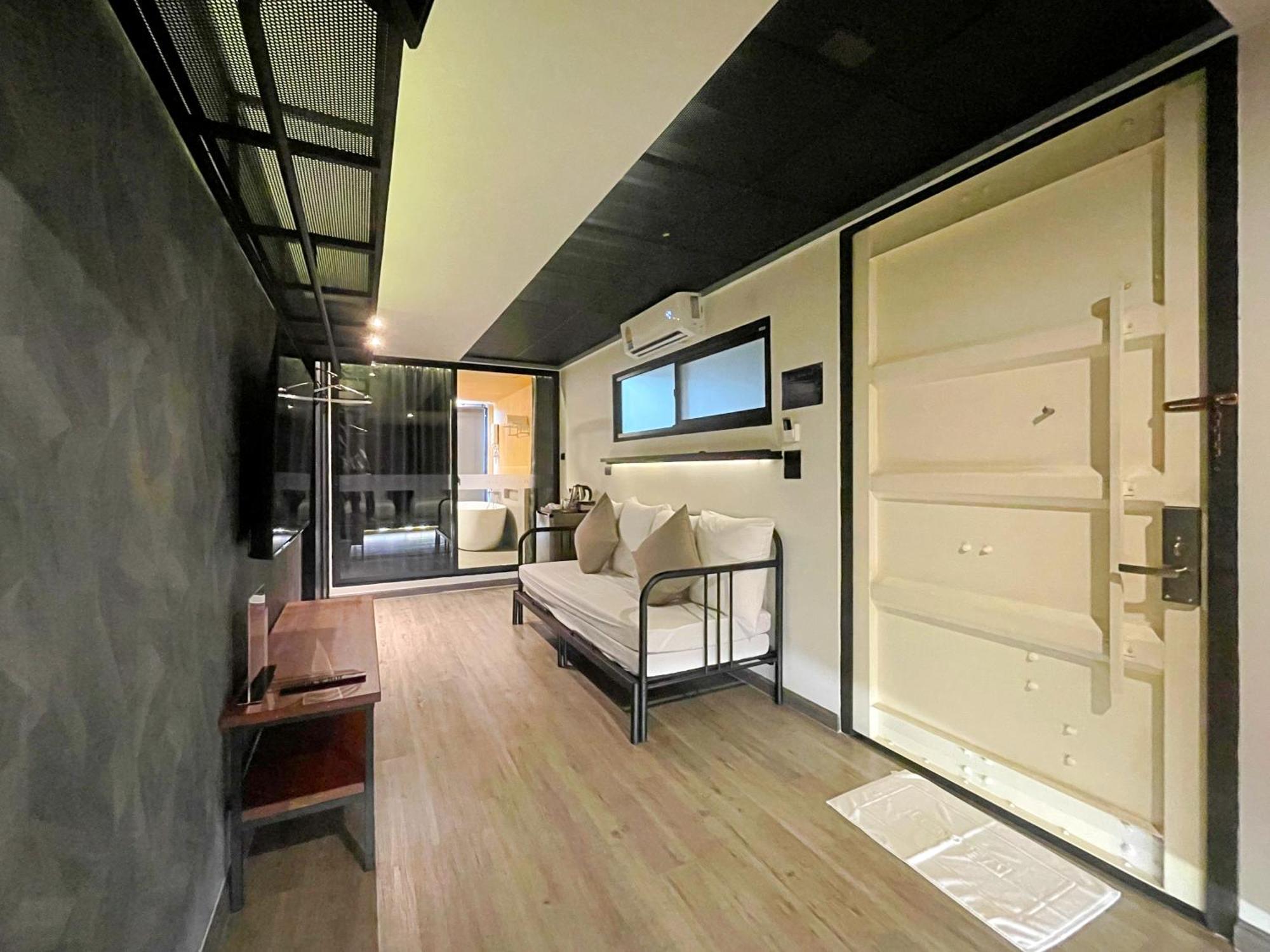 Hotel Nights In A Box Ban Muang  Zimmer foto