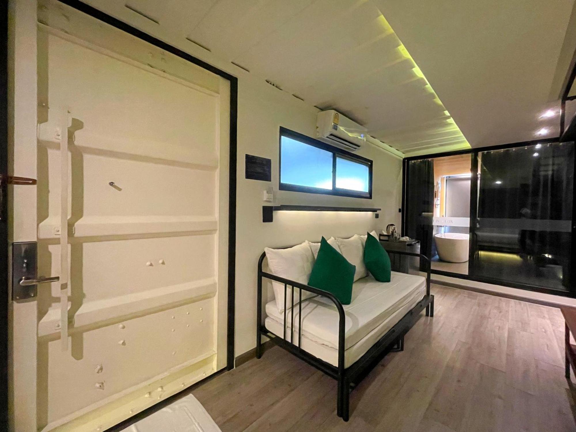 Hotel Nights In A Box Ban Muang  Zimmer foto
