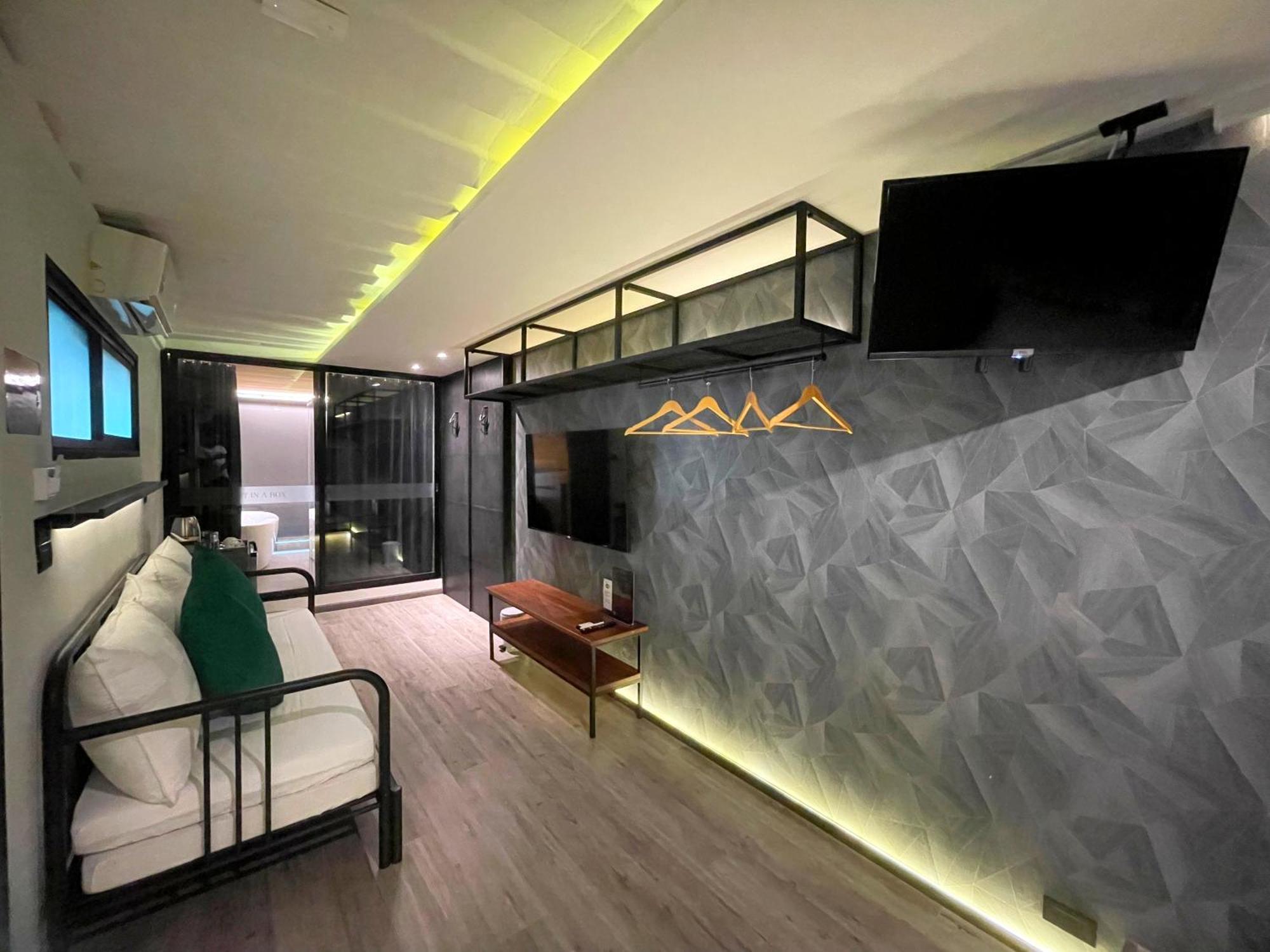Hotel Nights In A Box Ban Muang  Zimmer foto